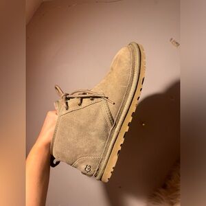 UGG women’s Neumel burnt olive size 10